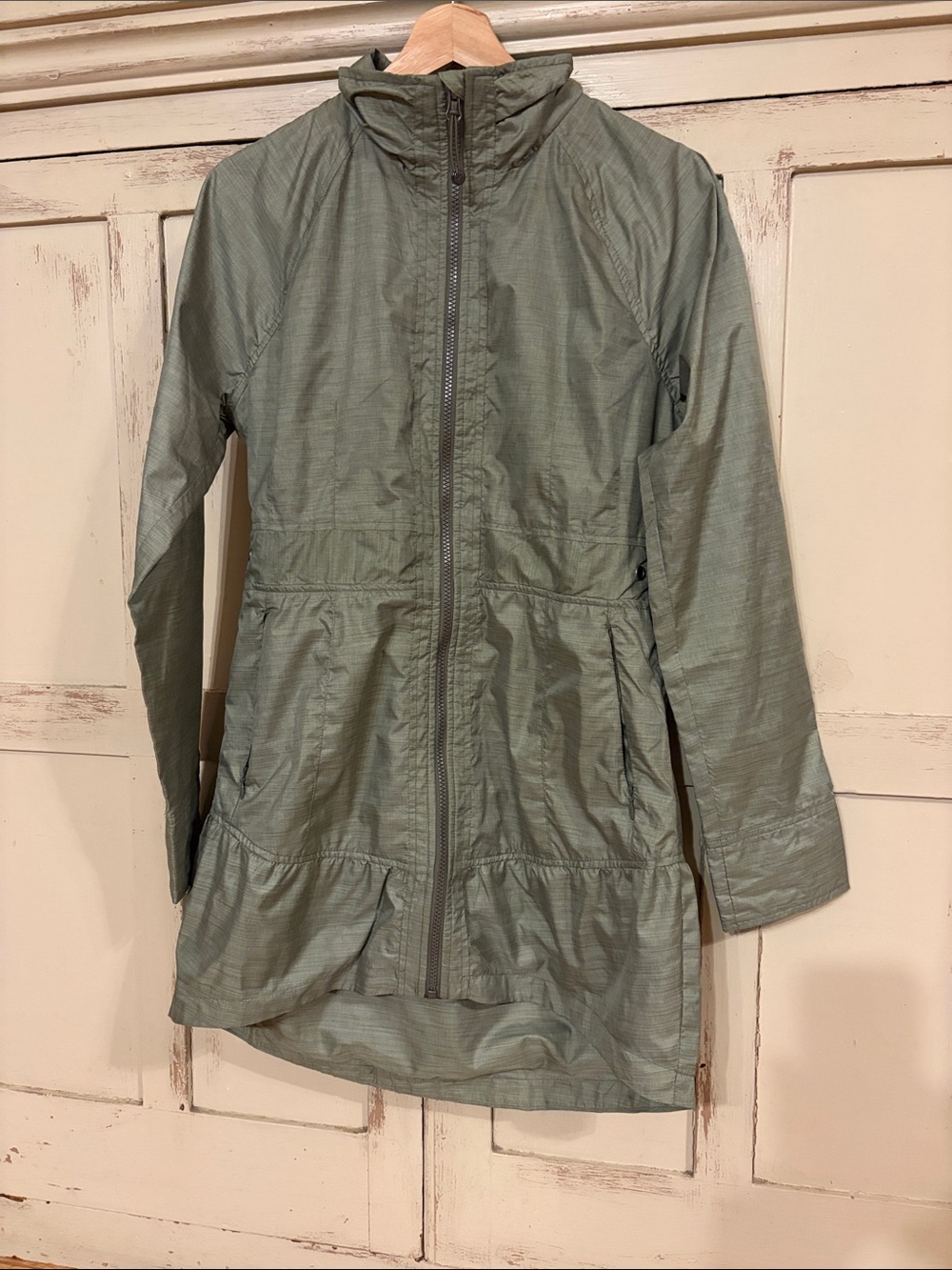 Athleta Green City Chic Long Windbreaker Rain Resistant Full Zip Jacket